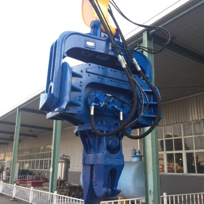 Hydraulic CAT 320 Pile Driver – Yellow & Excavator-Mounted for Construction